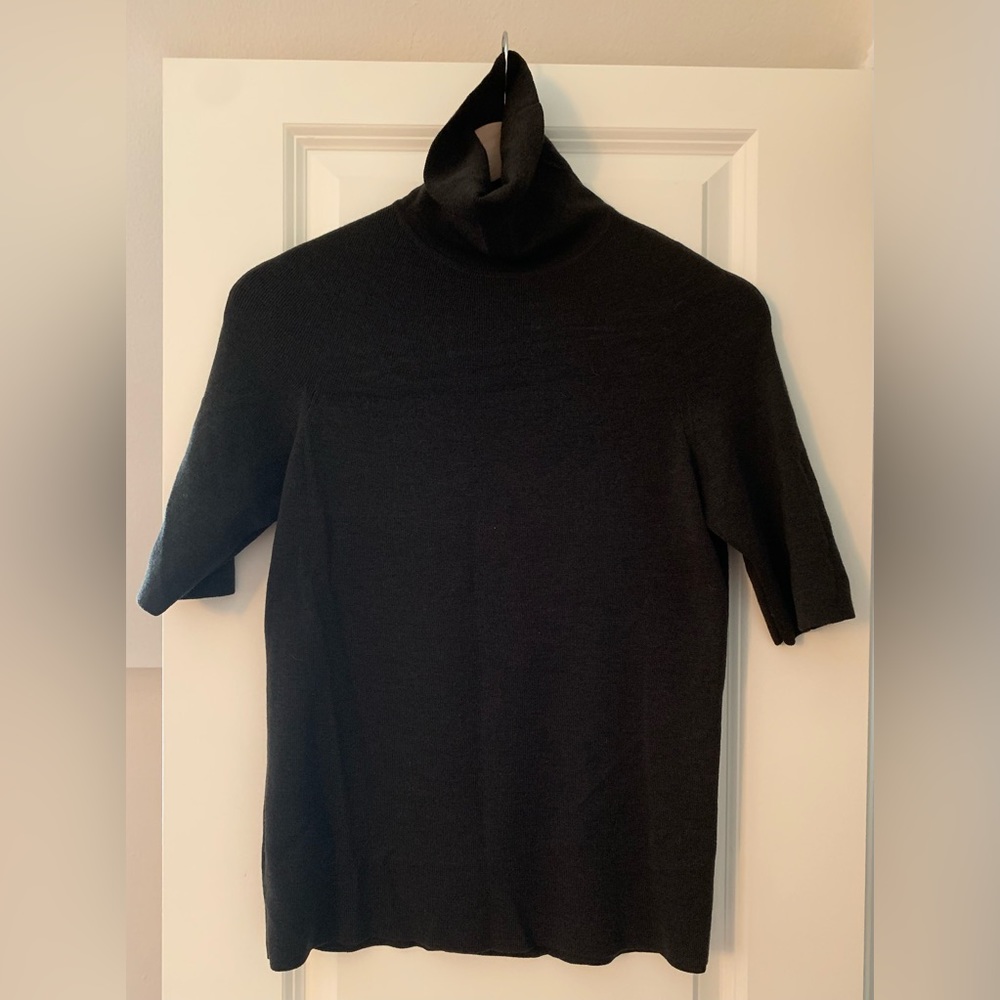 Short sleeve turtleneck